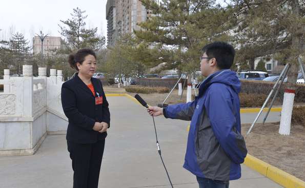 “央视主播张宏民独自吃雪糕被嘲是如何回事?什么情况?终于真相了”