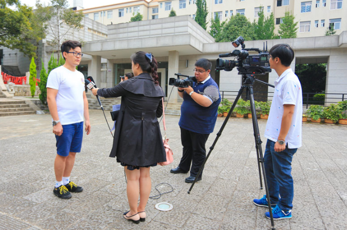 “习大大结束同印度总理第二次非正式会晤和对尼泊尔国事访问回到北京”