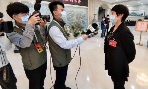 “电影“欺诈式”营销五花八门：爱情公寓讲盗墓故事”