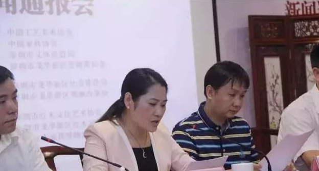 “购买“微信语音包” 大叔变声萌妹子 律师:有违法风险”