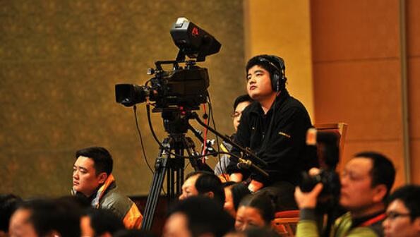 “【每日一习话】在家尽孝、为国尽忠是中华民族的优良以前传下来”