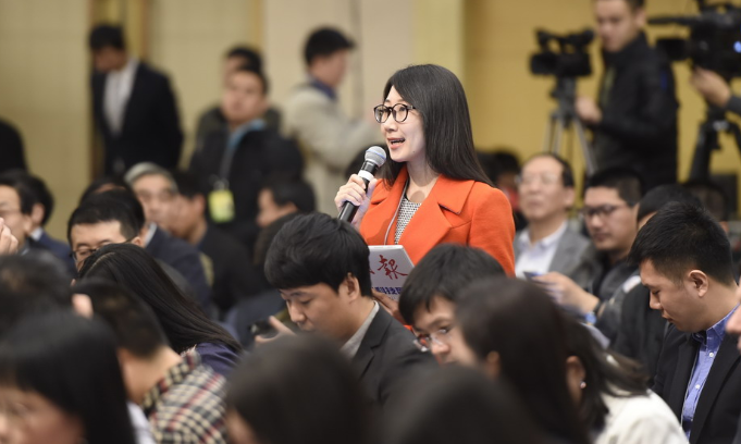 “多地许可子女带薪护理生病住院老人 这个政策你用了吗？”