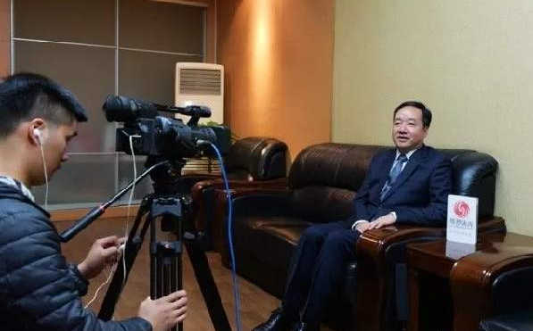 “【边疆党旗红】边警之花杨心茹：三尺验证台书写忠诚坚守”