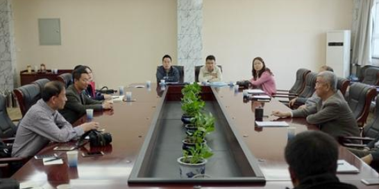 “美媒：纽约有数百遗体仍存放在冷藏车中”