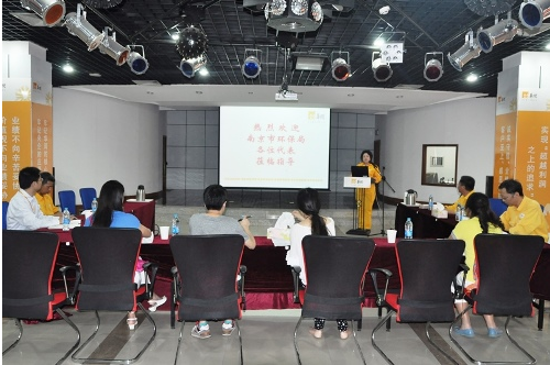 “陈妍希谈和陈晓的夫妻相处之道，陈晓被鼓动离婚追赵丽颖啥情况?”